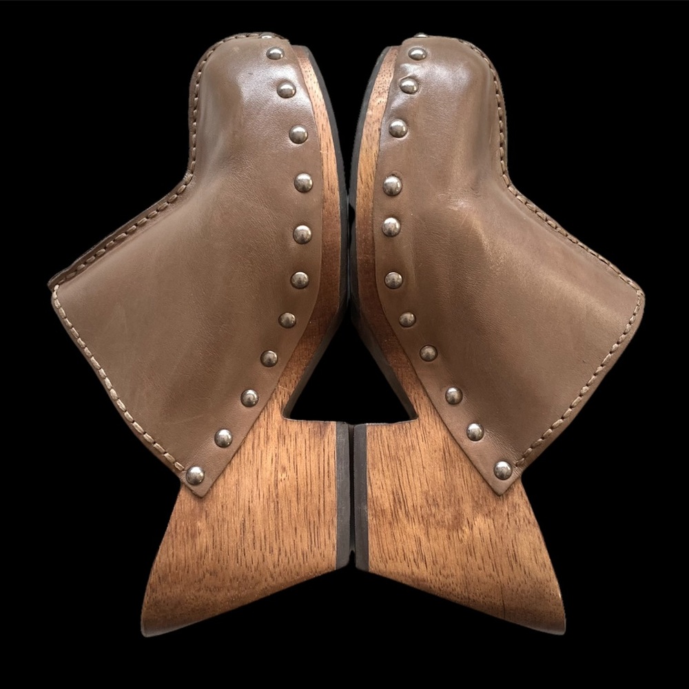 KORS Michael Kors Tan Leather Wooden Heel Clogs - Picture 4 of 10